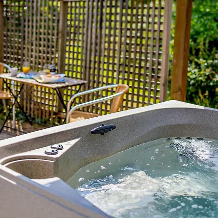2 Bed In Whitsand Bay 88308