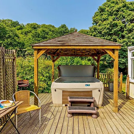2 Bed In Whitsand Bay 88308 Holiday home *